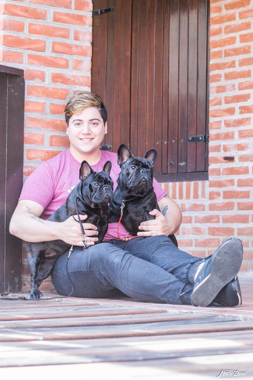 Yaco Casas: “Mis perros  son la familia que yo elijo tener”
