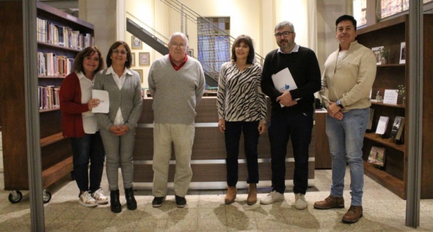 Día mundial del Libro: Beorlegui y Fernández visitaron Bibliotecas Populares