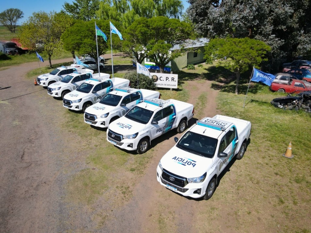 Posterior a la entrega de 6 camionetas Toyota a Patrulla Rural, el Intendente convocó a una reunión de trabajo