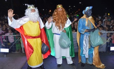 Miles de niños vivieron la llegada de los 'Reyes Magos' en el 'Centro Cívico'