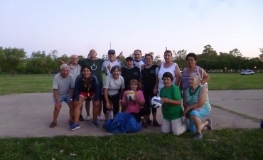 Mejor Verano 2016: Voley adaptado para Adultos Mayores en el Parque Municipal