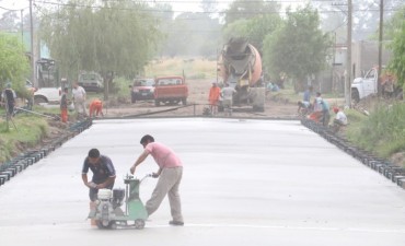 Avanza el programa pavimento continuo en Villa Diamante