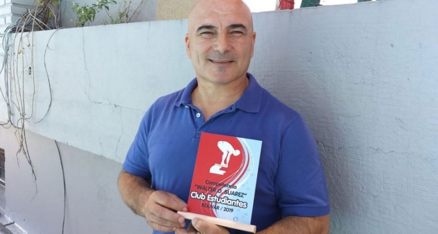 El Club del Ni&ntilde;o de Club Estudiantes organiz&oacute; la 1&ordm; competencia entre colonias y homenajeo a Walter Suarez