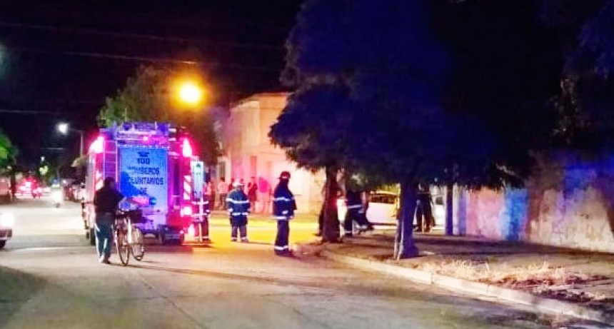 Urgente: Bomberos Voluntarios asisti&oacute; a una mujer