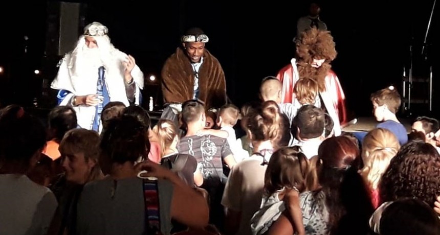 Los Reyes Magos sorprendieron a los ni&ntilde;os de Bol&iacute;var y las localidades