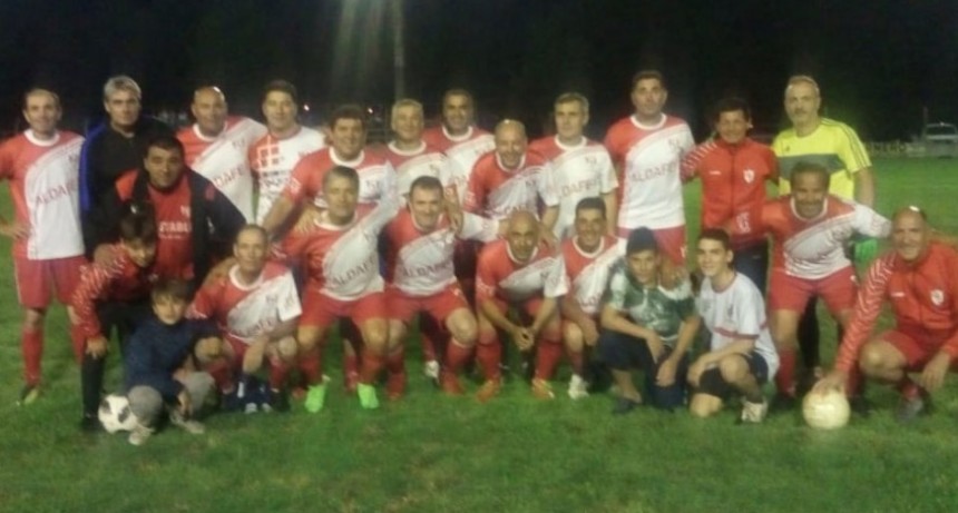 Casariego lidera la tabla del torneo de futbol senior mayores de 48 