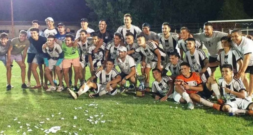 Tercera Divisi&oacute;n: Estudiantes Unidos; el due&ntilde;o de la categor&iacute;a