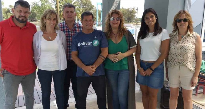 Se hizo oficial el inicio de las actividades de las Escuelas Abiertas de Verano en el Natatorio Municipal
