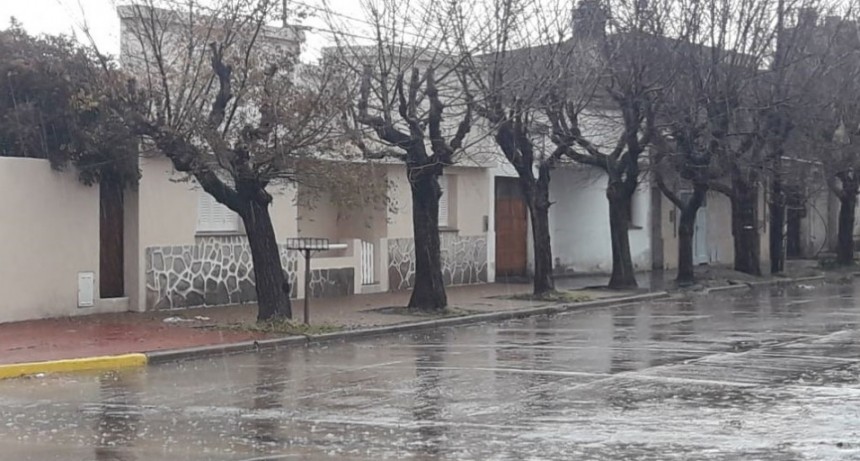 Fuertes vientos, granizo y 25 MM se registraron en Bol&iacute;var, las localidades y zonas aleda&ntilde;as