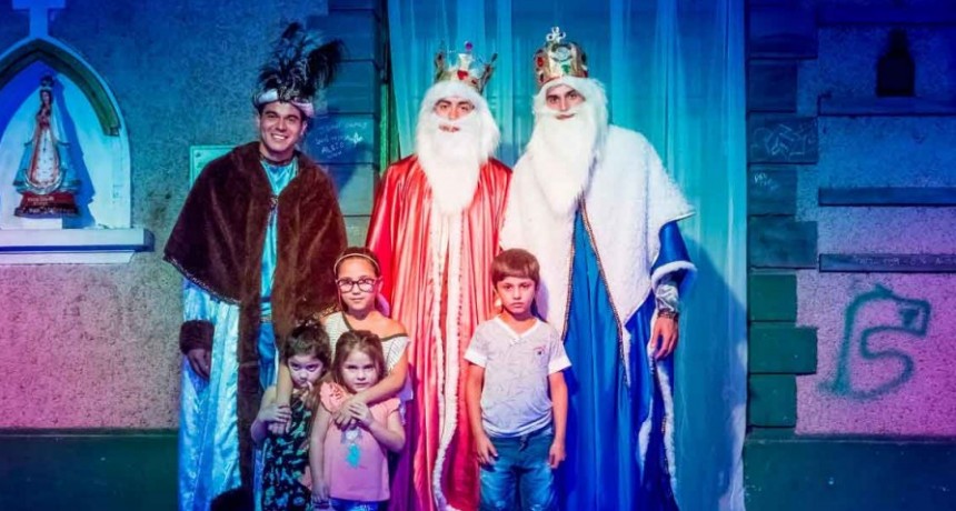 Llegaron los Reyes M&aacute;gicos al predio del ferrocarril