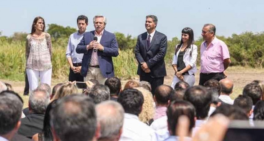 El presidente Alberto Fern&aacute;ndez encabez&oacute; la inauguraci&oacute;n de un complejo de viviendas en Chaco