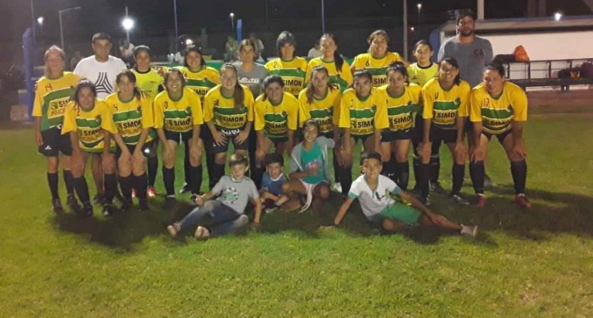 Con excelente marco de p&uacute;blico comenz&oacute; el Torneo Interno de los Barrios de Futbol Femenino