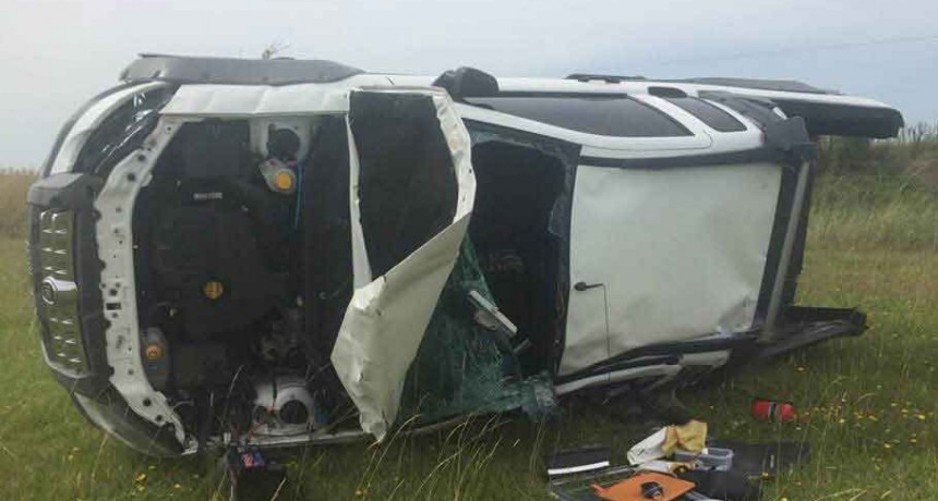 Impactante vuelco en Acceso a General Alvear