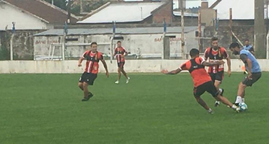 El Club Ciudad de Bol&iacute;var suma minutos de f&uacute;tbol pensando en el Torneo Regional Federal Amateur 