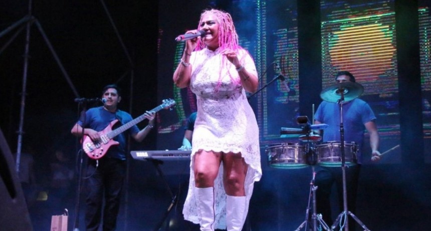 Bol&iacute;var Cumbia: Primera noche con &eacute;xito en el Parque Municipal