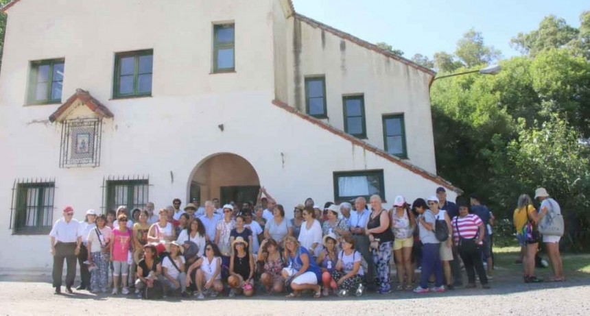 La Direcci&oacute;n de Turismo realiz&oacute; un city tour con maestros rurales