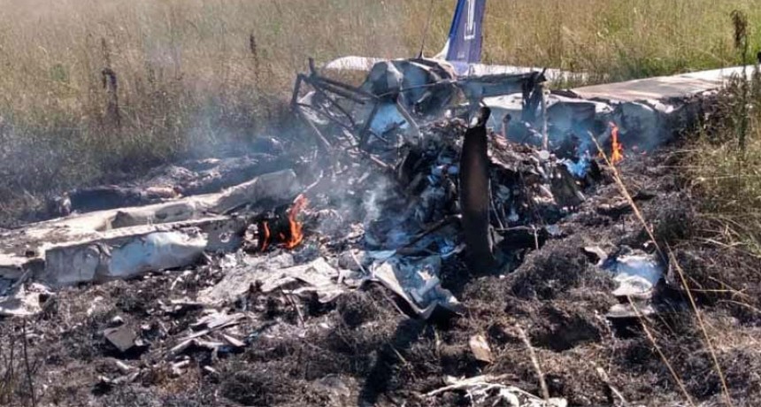 Cay&oacute; un avi&oacute;n en Ca&ntilde;uelas: dos personas fallecidas