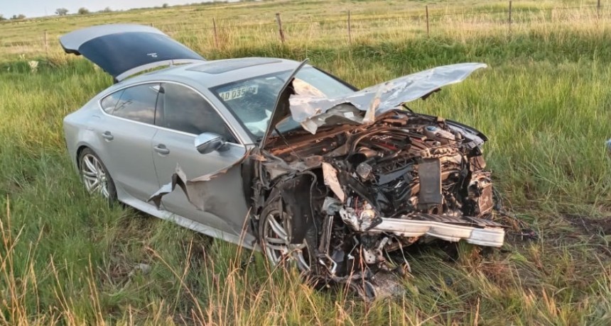 Ruta 5: Chocaron dos autos de frente a la altura de Francisco Madero