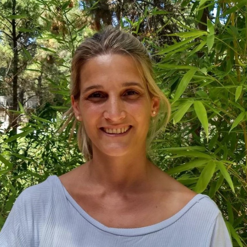 Eugenia Reina: “Tenemos que elegir alimentos que tengan agua en su composición, y tratar de no consumir o incorporar calorías al cuerpo”