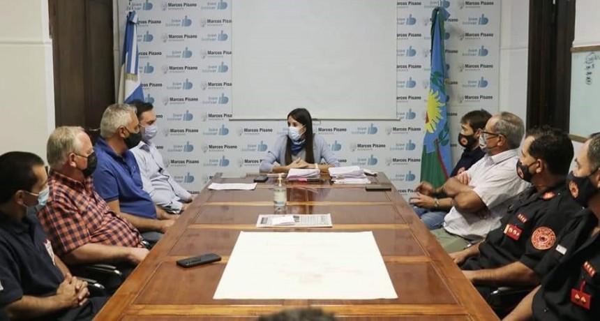 Bomberos de Bolívar, Urdampilleta y Pirovano fueron recibidos por la jefa comunal interina María Laura Rodríguez