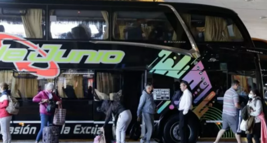 La provincia dispuso la ampliación del Pase Sanitario Covid para los transportes de pasajeros de mediana y larga distancia