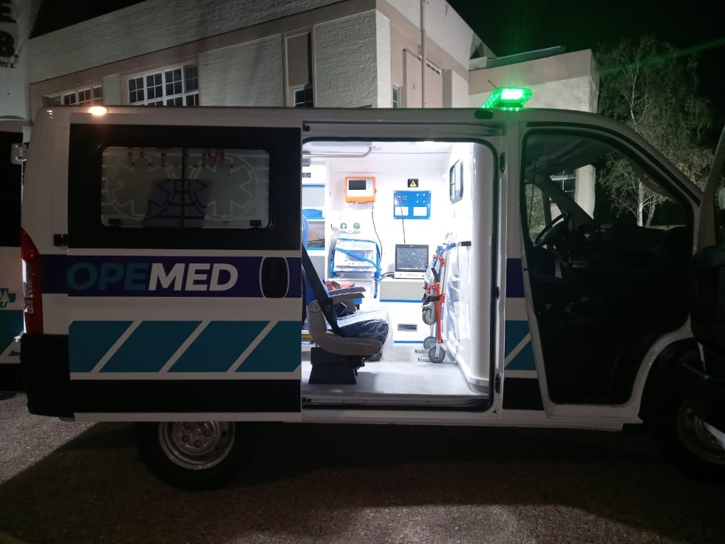 Coopemed presentó una nueva ambulancia, equipada de última generación para traslado de asociados