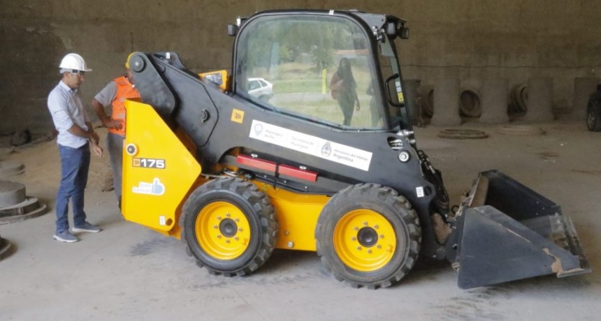 Pisano adquirió una nueva Minicargadora para la Secretaría de Obras Públicas