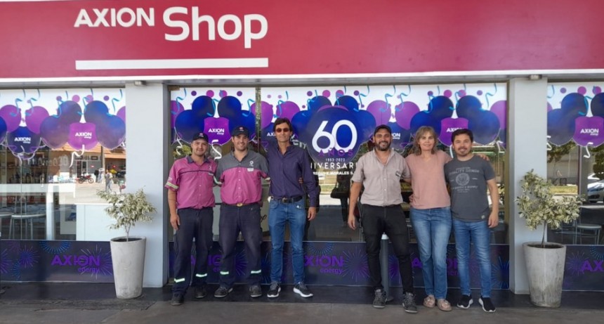 Axion Energy de Jáuregui y Morales cumple sesenta años y FM 10 visitó a Cecilia y Carlitos, quienes contaron cómo lo van a celebrar este domingo