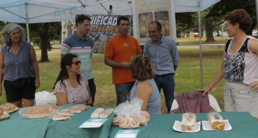 El Intendente  Marcos Pisano acompañó la exitosa jornada de Mercados Bonaerenses