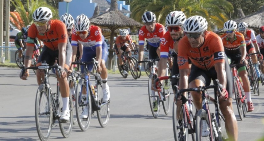 Finalizó el Gran Premio de ciclismo “Emilio Junco” y en FM 10 hablaron los protagonistas de la jornada deportiva que convocó a cientos de familias en el Parque Las Acollaradas 
