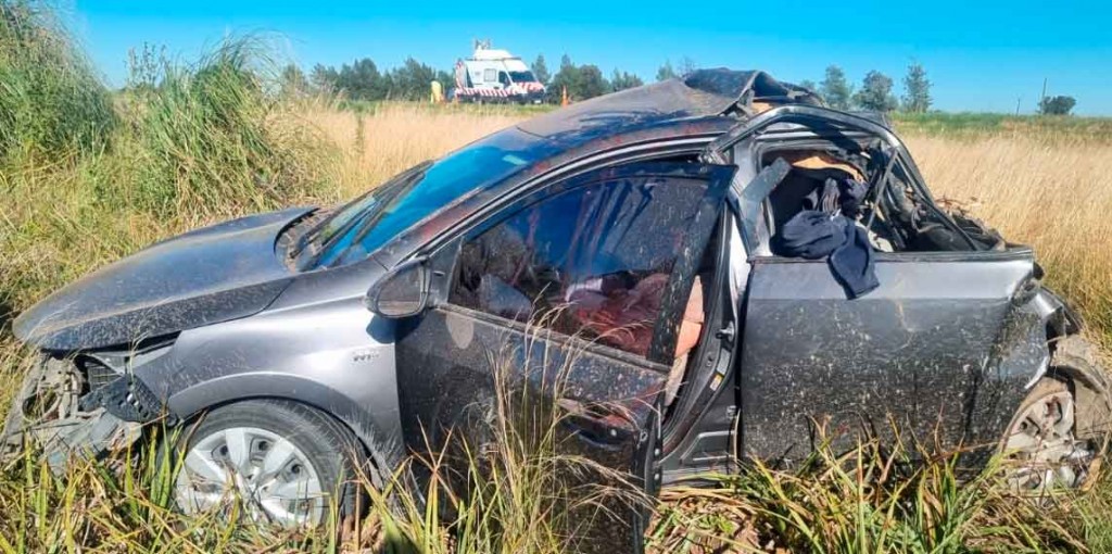 Ruta 205: Un vuelco de características espectaculares, dejó como saldo una persona con politraumatismos