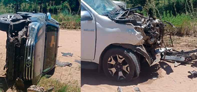 Fuerte impacto entre dos camionetas en el camino rural de la Escuela nº18