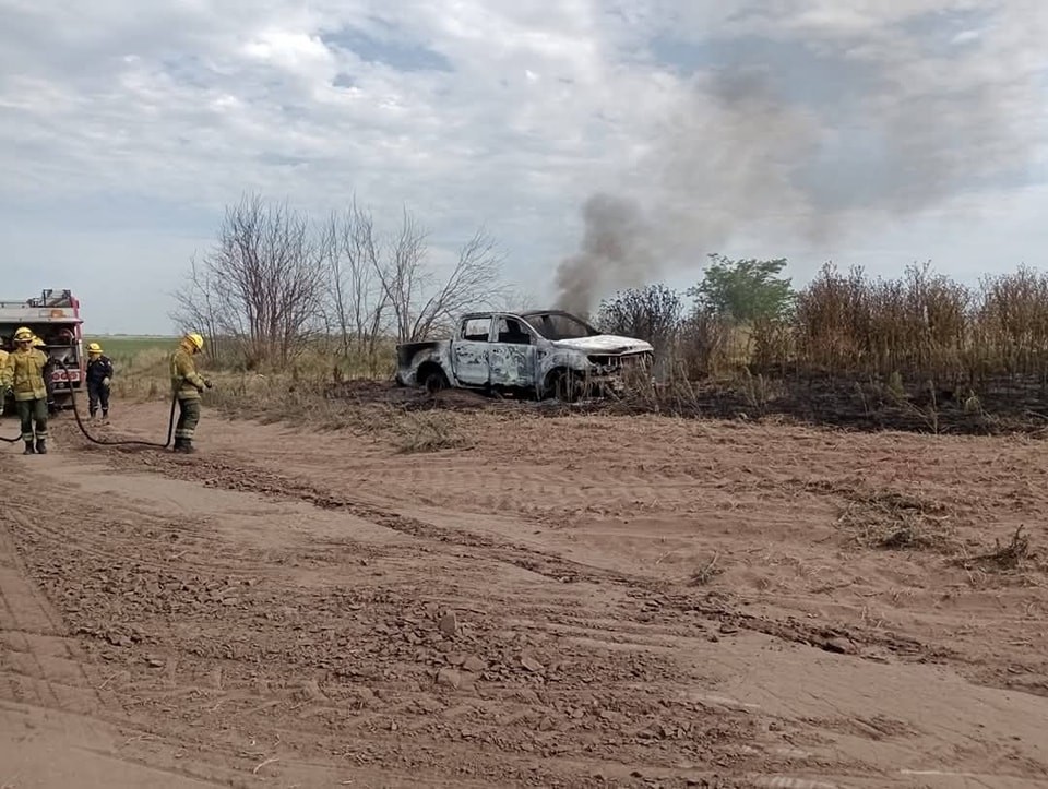 Se incendió una camioneta en El Cardón, en jurisdicción Herrera Vegas, no hubo heridos