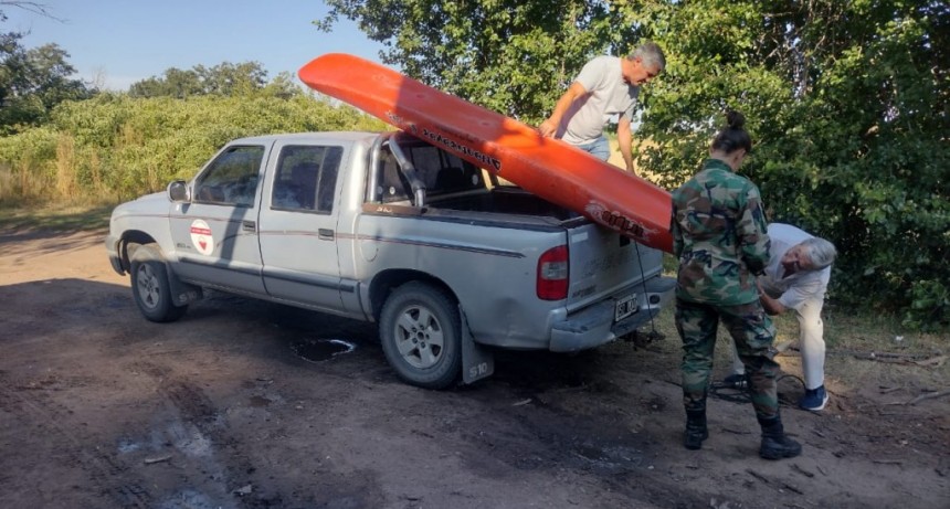 Patrulla Rural: Parte de prensa sobre el hallazgo de un Kayaks que pertenece al  Club de Pesca Las Acollaradas