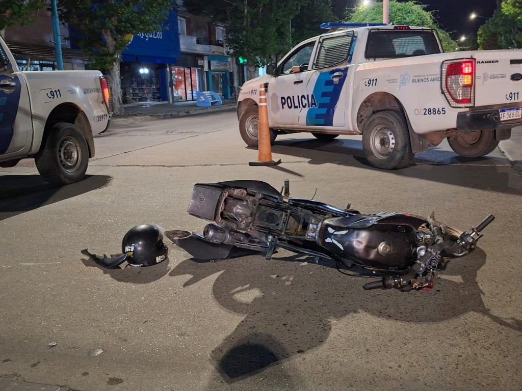 Un joven fue hospitalizado tras sufrir una caída en moto
