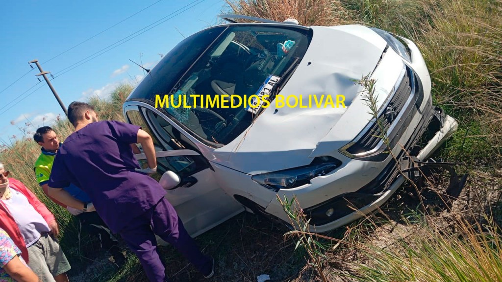 Bomberos Voluntarios asistieron Despiste y vuelco de un vehículo en ruta nacional 226