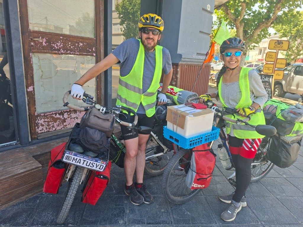 Dos viajeros que recorren el mundo, eligieron Bolívar para conocer y disfrutar