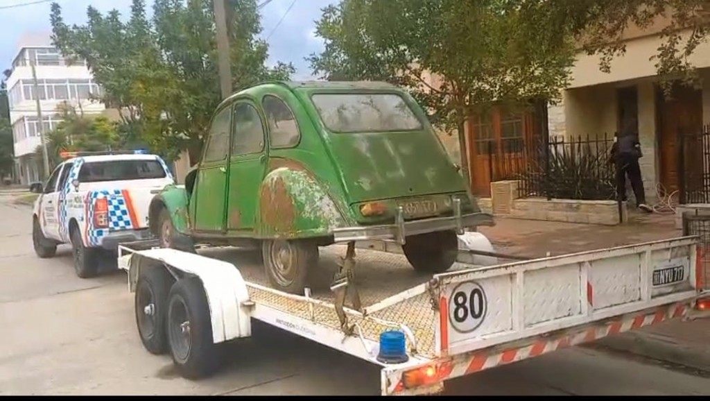 Avanza el Programa de Remoción de vehículos abandonados en la ciudad de Bolívar 