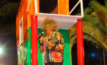 Alabart: 'Nos divertimos con amigos en el carnaval'