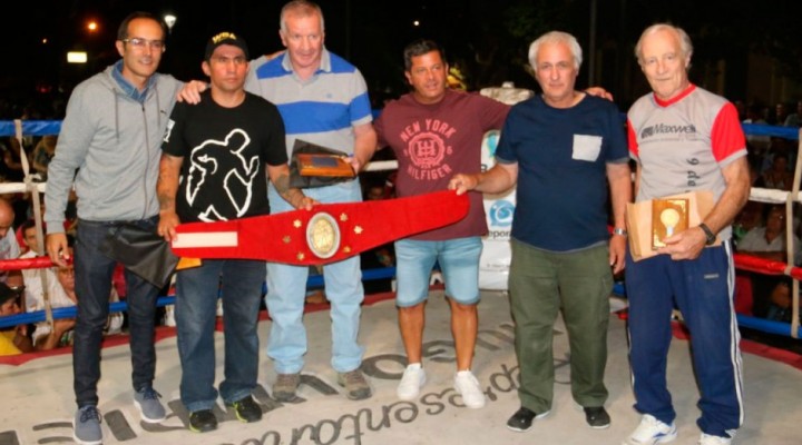 Se realiz&oacute; el festival de boxeo en el Centro C&iacute;vico