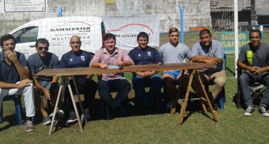 El Club Independiente comienza la pretemporada en el Natatorio Municipal