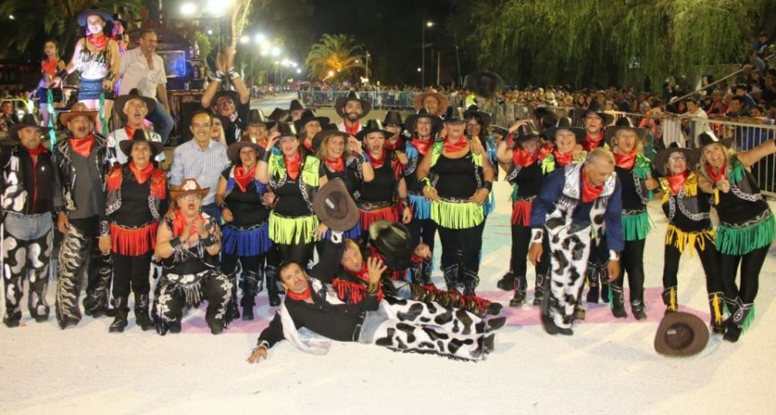 Carnavales 2019: Plumas, colores, m&uacute;sica y diversi&oacute;n vistieron la primera noche