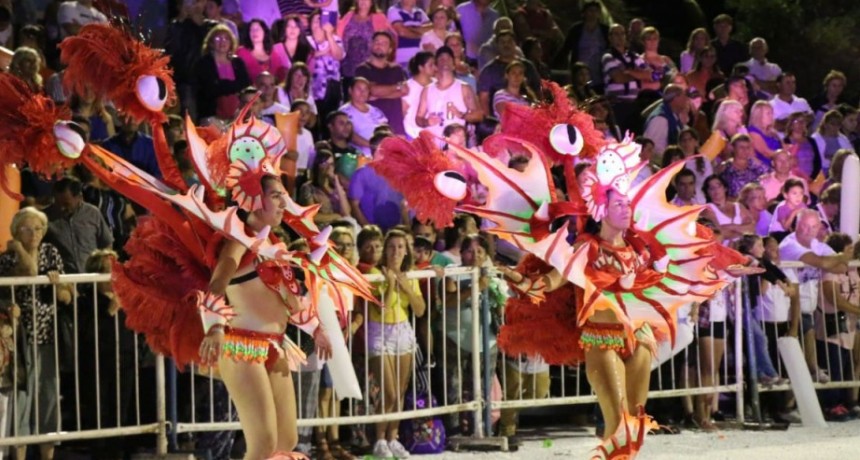 Carnavales 2019: Mir&uacute; Mir&aacute; de 25 De Mayo cerr&oacute; la noche ante un gran marco de p&uacute;blico