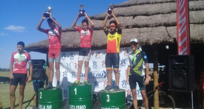 La Escuela de Ciclismo Municipal particip&oacute; de competencias en Balcarce y en Daireaux