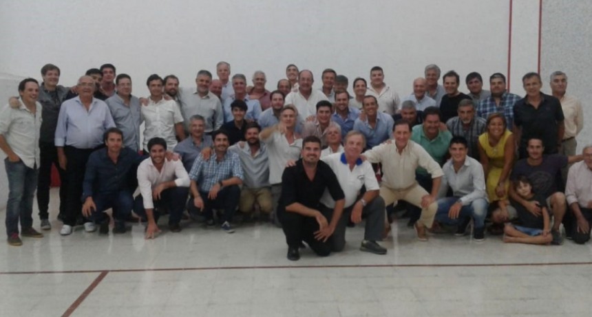 El Club de Planeadores homenajeo al Gran Campe&oacute;n de Vuelo a Vela Mat&iacute;as Lanzinetti