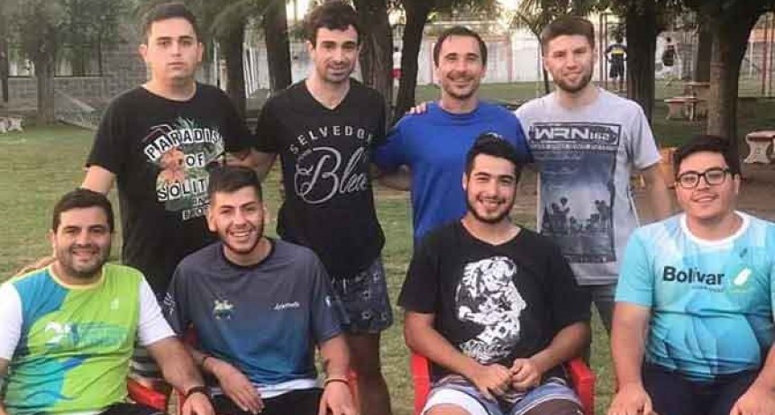 Padel; Comenz&oacute; la 1&deg; edici&oacute;n del torneo comercial por equipos en Club Estudiantes