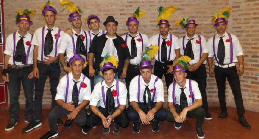 La Batucada Alegr&iacute;a Callejera se presenta en los carnavales de Pirovano