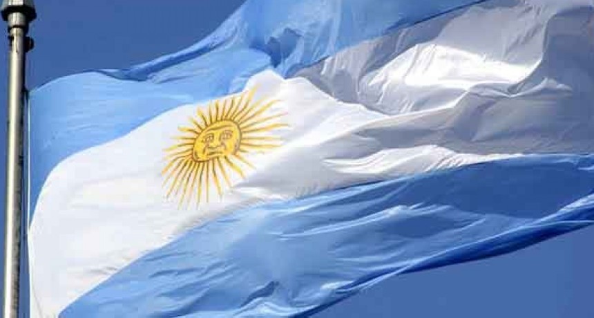 208 a&ntilde;os del izamiento de la primera Bandera Patria