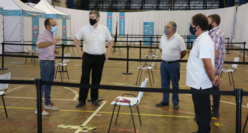  Este jueves el Intendente Pisano se reuni&oacute; con representantes de la C&aacute;mara Comercial