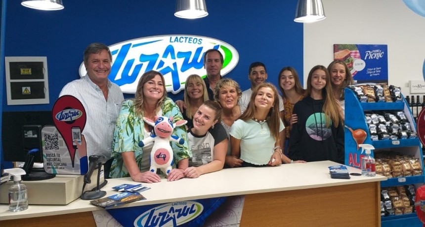 Gabriela Benac (Luz Azul): “La gente esta súper contenta, el local quedó divino, los esperamos a todos para degustar nuestros productos”